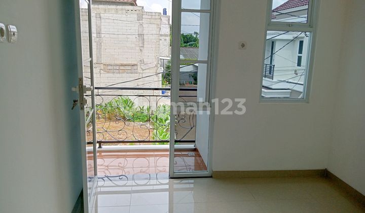 Dijual Rumah Siap Huni Dekat Stasiun Depok Di Beji Depok 2