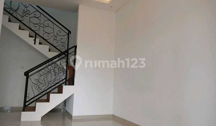 Strategic 2-Story House Near UI Depok Campus 2