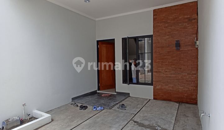 Rumah Moderen Dijual Murah 3 Kamar Tidur Bebas Banjir Dekat Stasiun Depok Baru Di Pancoran Mas Depok