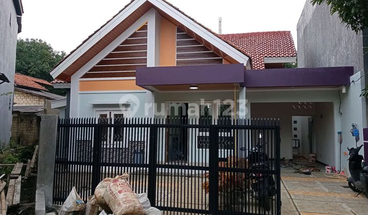 Dijual Cash Rumah Cantik 3 Kamar Tidur Sertifkat SHM Bebas Banjir Strategis Dekat Kampus Ui dan Stasiun KRL di Beji Depok