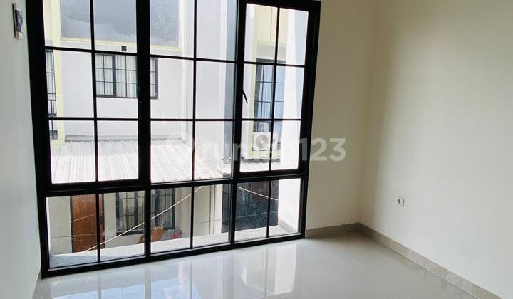 Dijual Murah Rumah Baru 2 Lantai 3 Kamar Tidur Dekat Stasiun Dan Pintu Tol Di Pancoran Mas Depok 
