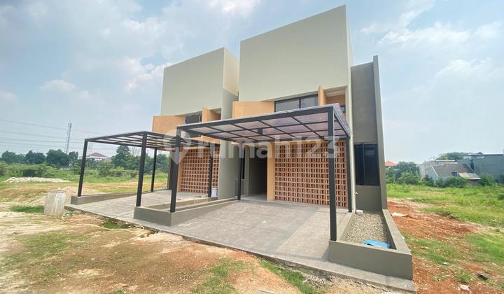 Rumah Moderen Hook Bergaya Moderen Bebas Banjir Dekat Gerbang Tol Desari Di Limo Depok 