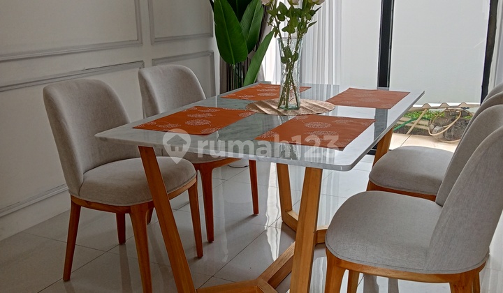 Rumah Bergaya Japanise 3 Lantai Dekat Pintu Tol Dan Stasiun Mrt Di Cirendeu Tangerang Selatan 