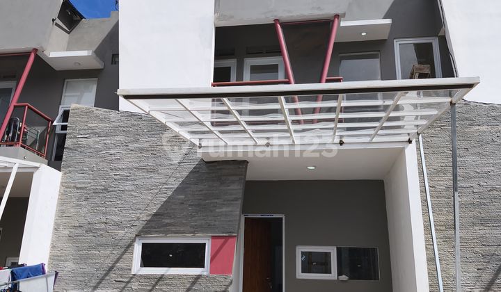 Dijual Rumah Siap Huni 2 Lantai Bisa Kpr Di Jatihandap Bandung