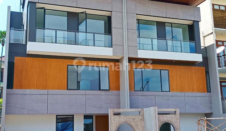 New Luxury House Ready Stock In Setra Duta, Bandung City New Luxury House Ready Stock In Setra Duta, Bandung City