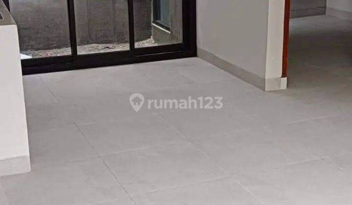 Dijual Rumah 2 lantai di Komplek vijaya Kusuma / cijambe indah 2