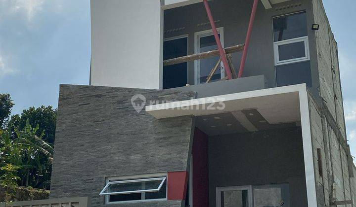 Dijual rumah 2 lantai di jatihandap dkt cicaheum Antapani  1