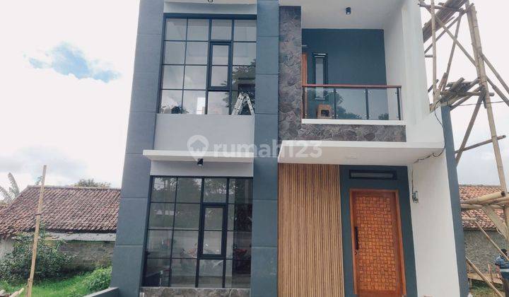 Dijual rumah 2 Lantai SHM KPR DP 0 persen di Cisarua Lembang  2