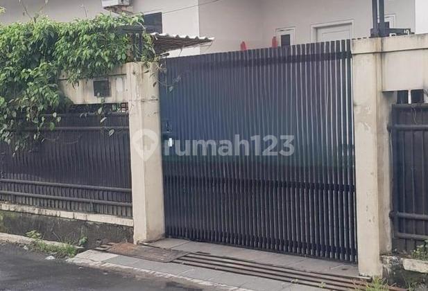 Rumah Halaman Luas Di Komplek Muara Astanaanyar, Kota Bandung
