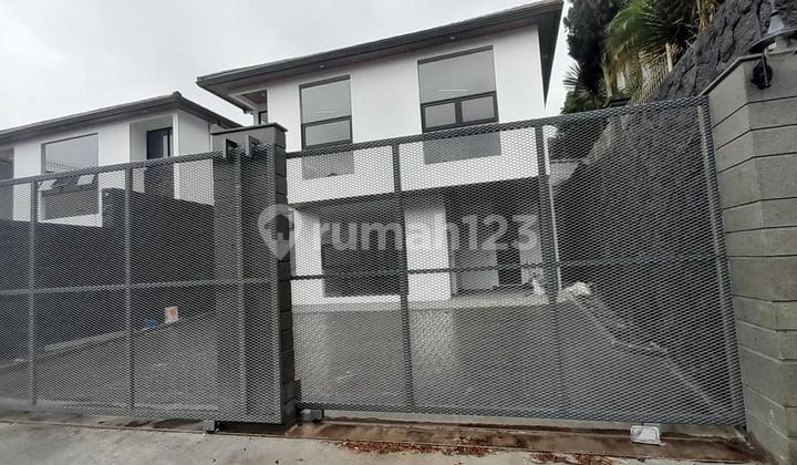 For Sale Luxury House + Swimming Pool In Setiabudi Regency Bandung 2