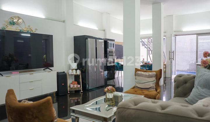 Rumah Villa Mewah Dg Kolam Renang Di Cipadung Cibeunying 2