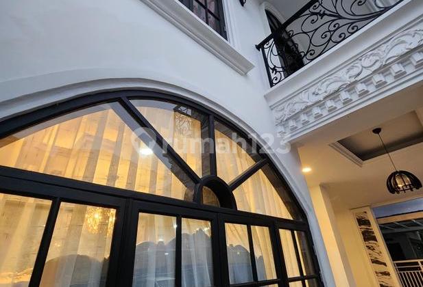 Rumah Mewah Desain Eropa 3 Lantai Dg Mini Pool Di Antapani 2