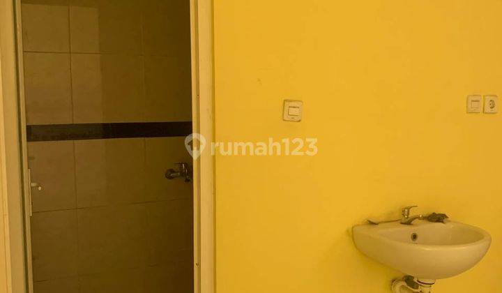 Ruko di Jln Semolowaru Strategis Langsung Jalan Utama 8
