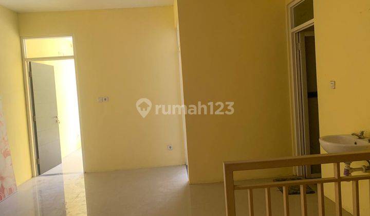 Ruko di Jln Semolowaru Strategis Langsung Jalan Utama 12