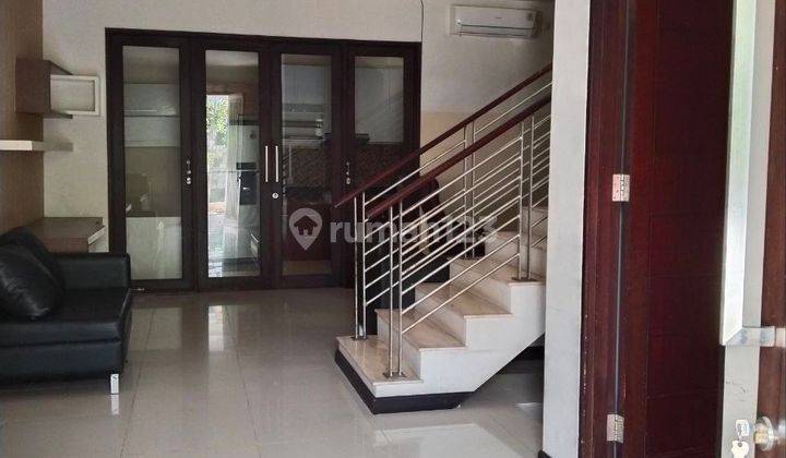 Rumah 2 Lantai Sudah Renovasi Furnished SHM di Kenjeran, Surabaya 2