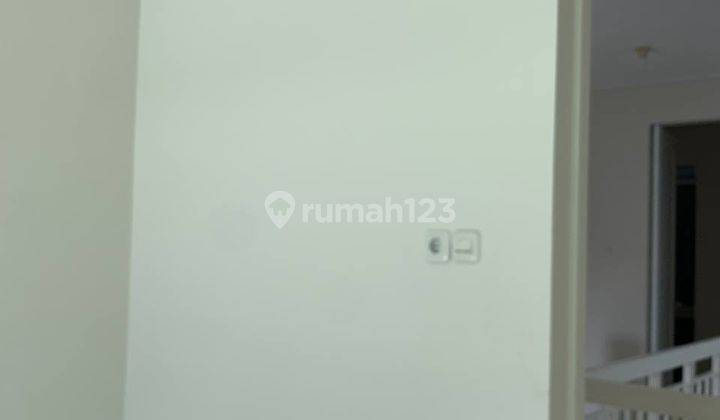  Rumah Unfurnished Bagus HGB - Hak Guna Bangun di Royal Residence , Wiyung 2