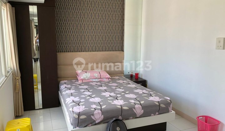 DIJUAL APARTEMEN BERKELEY UC LANTAI 17 FURNISHED 1
