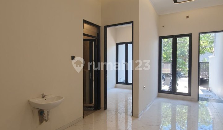 DIJUAL RUMAH MANYAR JAYA - JALAN UTAMA - BARU GRESS - ONE GATE SYSTEM 2