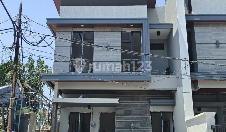 DIJUAL RUMAH JALAN MANYAR - JALAN UTAMA - BARU GRESS - HOOK