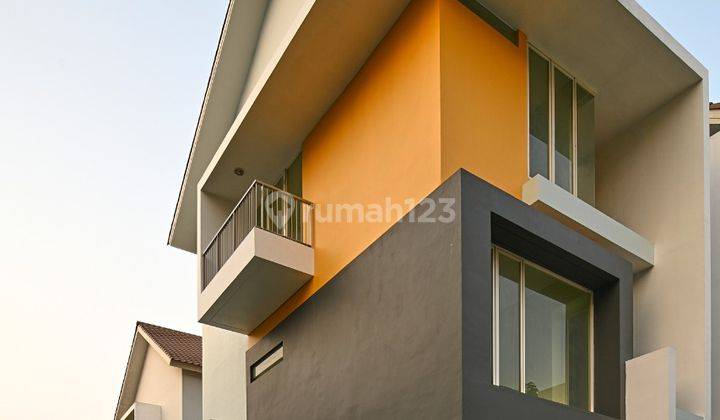 Rumah 3 Lantai Sudah Renovasi Unfurnished SHM di Grand Puri Grisenda ,jakarta Utara, Jakarta Utara 1