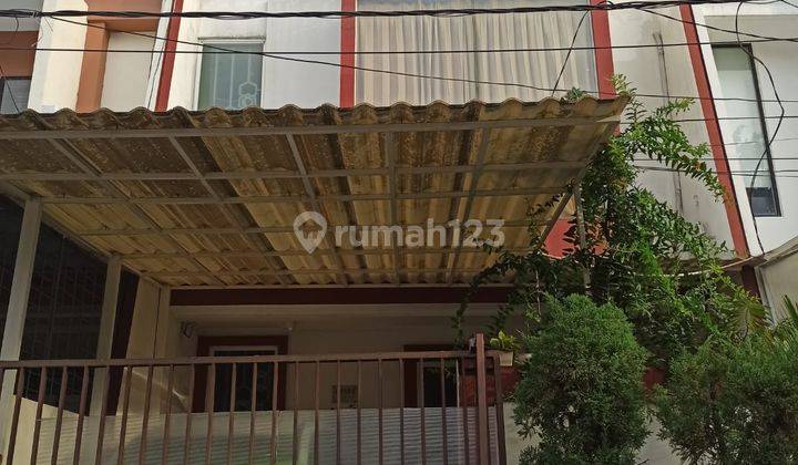 Dijual Rumah 3 Lantai di Green Ville Jakarta Barat SHM 1