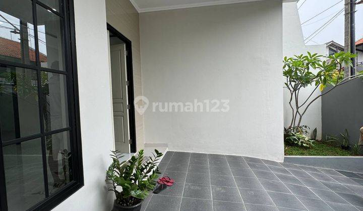 Brand New, Rumah American Style Semi Furnished di Cinere 2