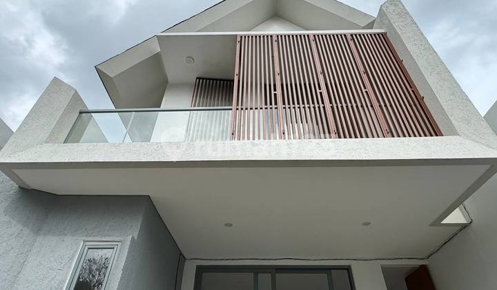 Rumah Baru Modern Tropical di Cirendeu 10 Menit Ke Mrt 2