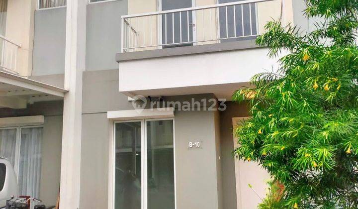 Rumah Baru Modern Minimalis Dengan Row Jalan Lebar di Cirendeu 1