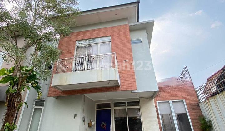Rumah Modern 2 Lantai Dan Semi Furnished Dekat Mrt Lebak Bulus