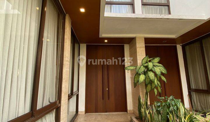 Townhouse Strategis di Kemang: Hunian Modern 3 Lantai dengan Fasilitas Kolam Renang 2