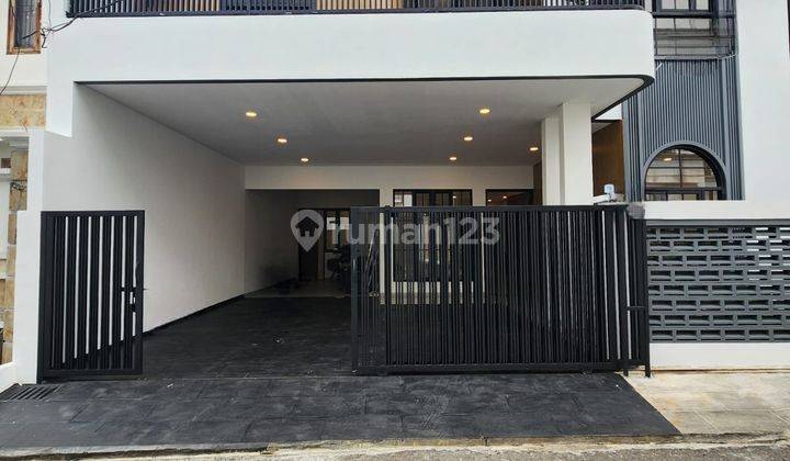 Rumah Modern Super Keren di Ampera Dekat Kemang Village  1