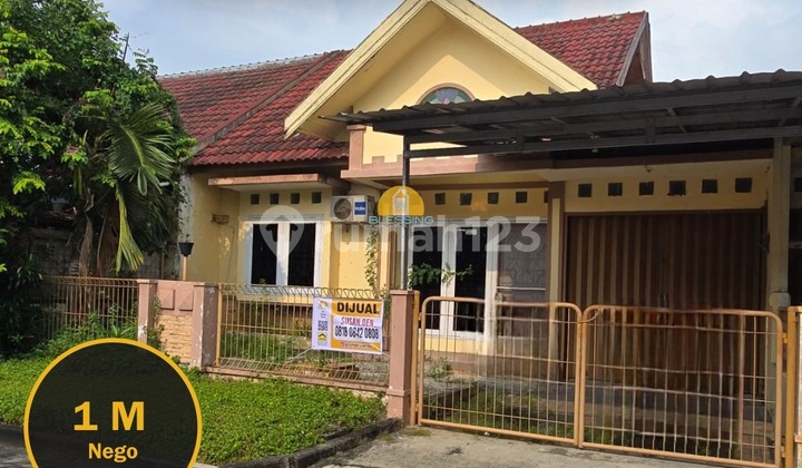 For Sale Nice and Ready-to-Occupy House in Graha Padma 1