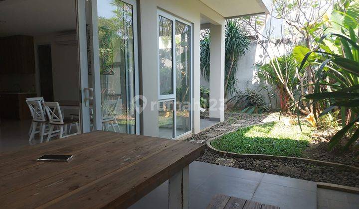 Disewakan rumah mewah minimalis di Candi Golf  4