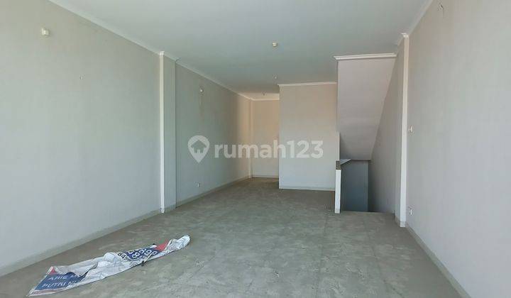 Ruko jejer strategis disewakan di tengah kota cocok untuk kantor  8