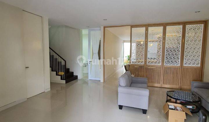 Dijual Rumah Full Furnish di Citragrand Boulevard 8