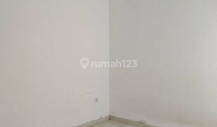 Dijual Rumah Siap Pakai Dekat Sekolah Karangturi di Graha Padma 2