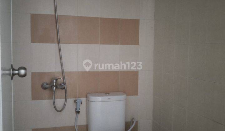 Dijual Rumah Siap Pakai Dekat Sekolah Karangturi di Graha Padma 6