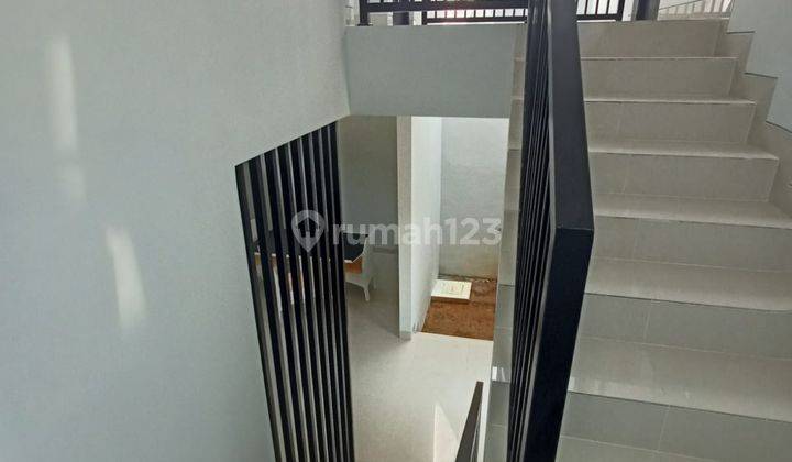 Disewakan Rumah Baru Boulevard Depan Taman di The Miles Bsb 2