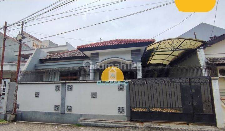 Rumah Tengah Kota 1,5 Lantai di Brumbungan Min 2 Thn 1