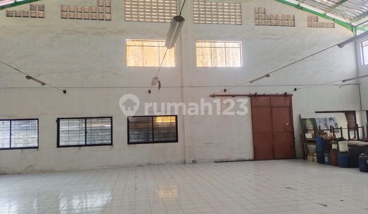 Gudang 1,5 Lantai SHM di Jl. Patiunus, Gayamsari 2