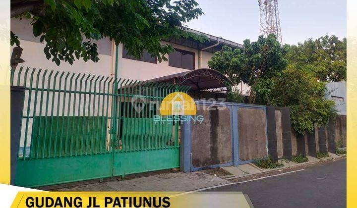 Gudang 1,5 Lantai SHM di Jl. Patiunus, Gayamsari 1