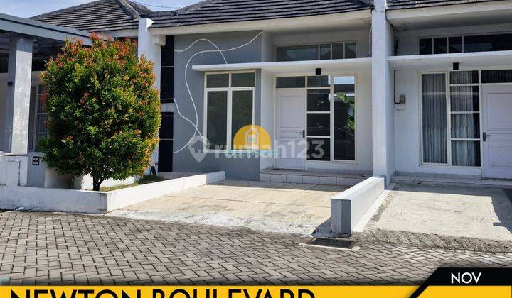 Rumah Bagus Minimalis di Newton Boulevard, Pedurungan, Sem. Tim. 1