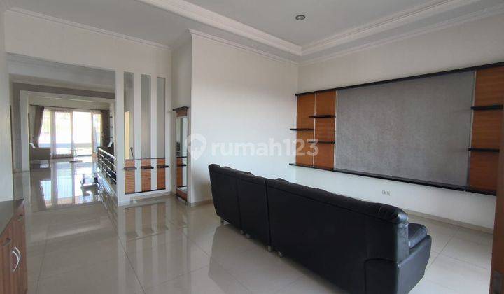 Disewakan rumah 2 Lantai Bagus di Golf Residence, Candi Golf 2