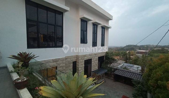 Rumah Luas Bagus 2,5 Lantai di Bukit Sari 1