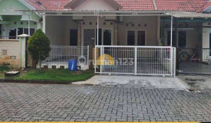 Rumah Strategis Siap Pakai di Cluster Oleander Graha Padma 1