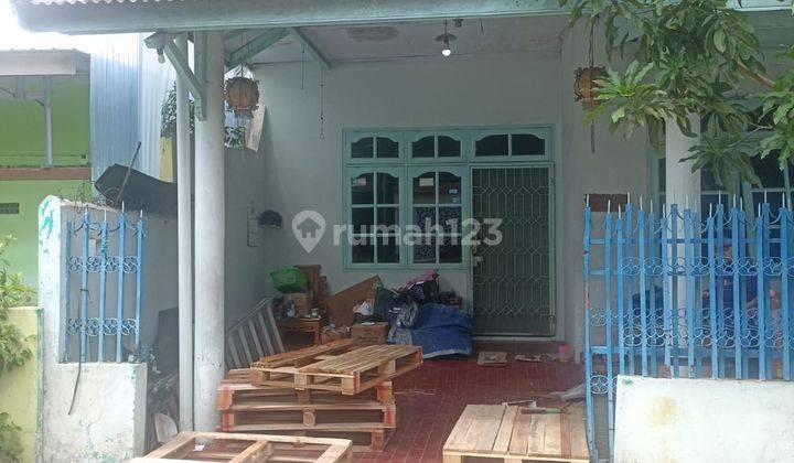 Rumah Hitung Tanah Strategis di Jalan Tirtoyoso 2