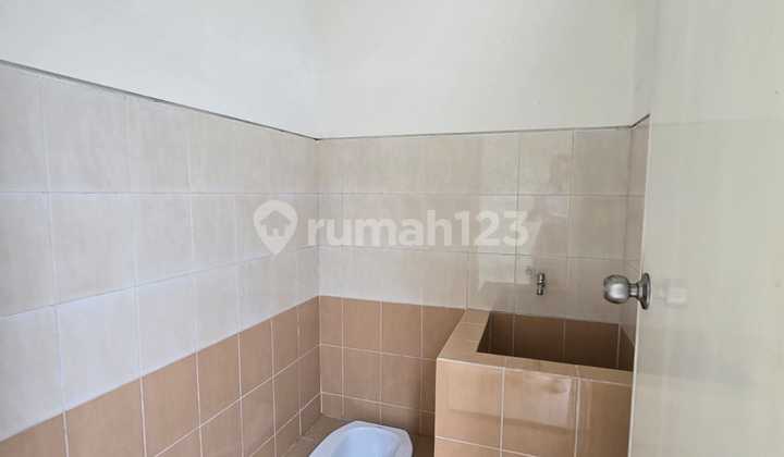 Nice Ready-to-Use Shophouse in Graha Padma, West Semarang 2