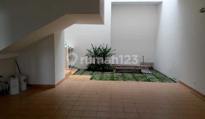 Rumah Mewah Eksklusif di Golf Residence Candi Golf 2