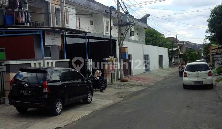 Dijual Ruko Bagus dan Siap Pakai di Jl. Kedungmundu 2
