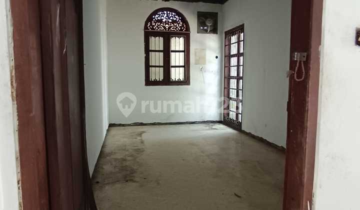 Rumah Plong Plongan Siap Pakai di Jl Dr Cipto Semarang Tengah 2